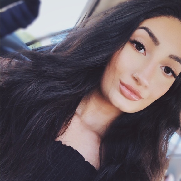 Meet your Posher, Mariam - Picture 2 of 3